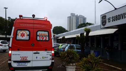 Samu presta atendimento a mulher na delegacia de Polícia Civil