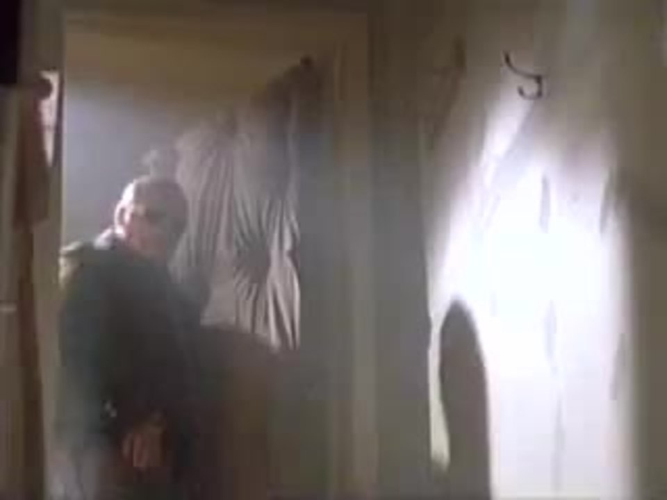 Dennis Hopper educates on Mr. Rat