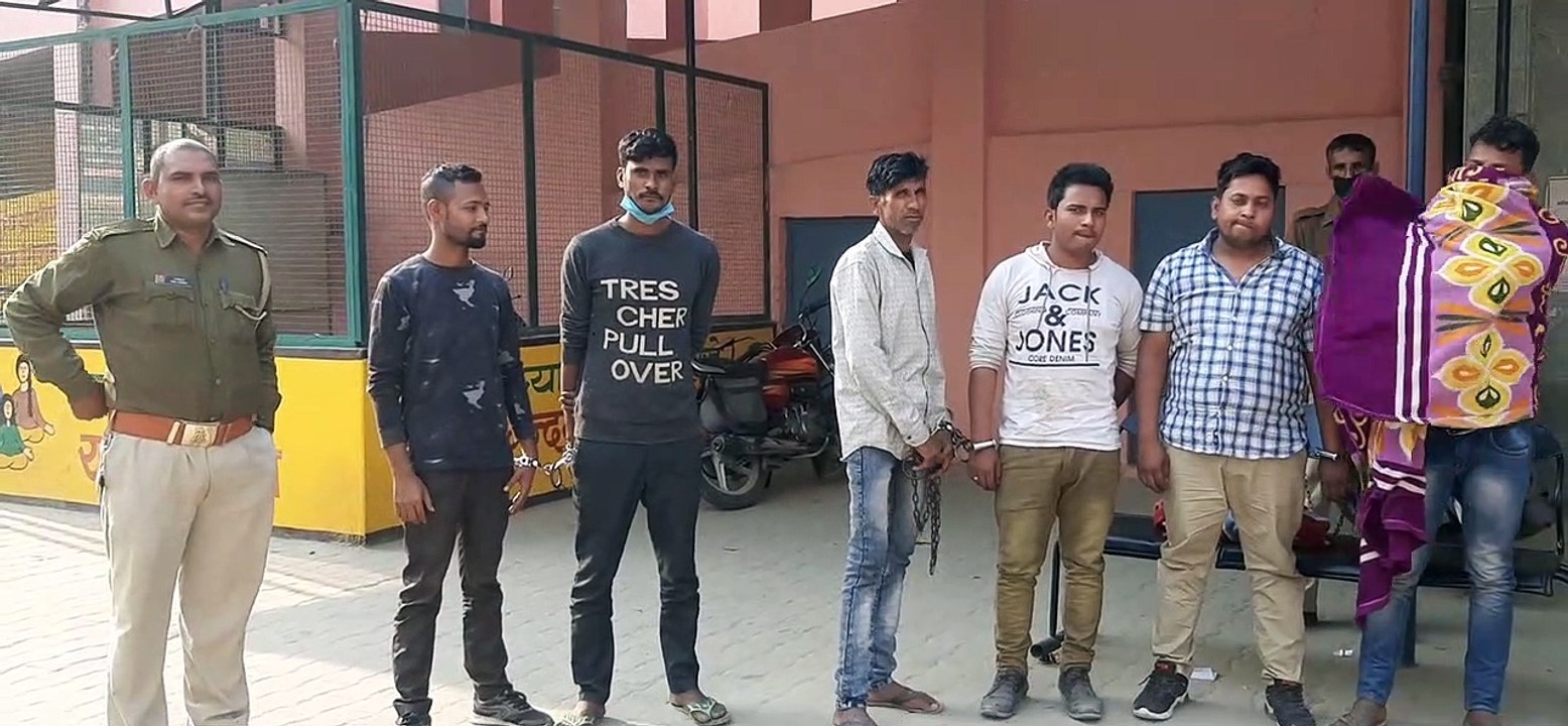 पुलिस ने किया  झगड़ा करने वाले आरोपियों को गिरफ...