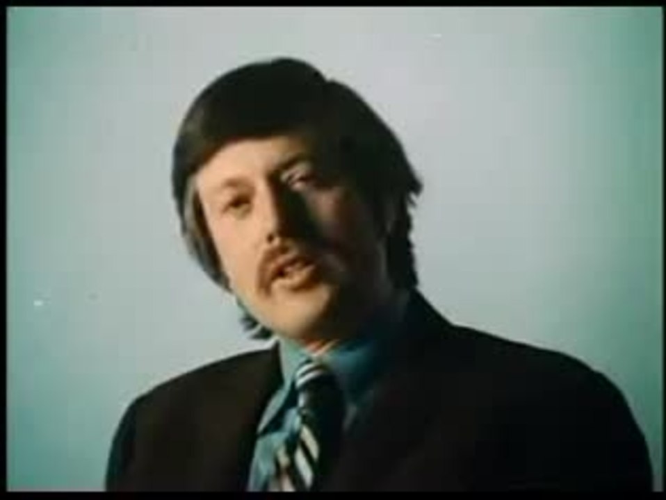 Bananas (1971) - Trailer