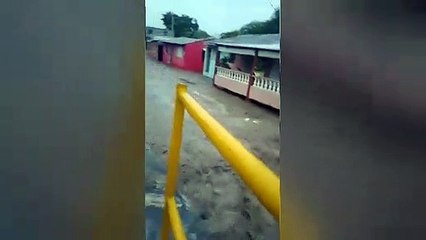 Lluvias inundan viviendas en Peravia y San Cristóbal y provocan otros daños
