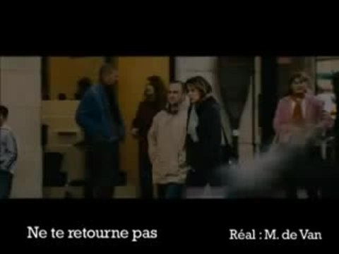 Ne Te Retourne Pas - Bande-annonce