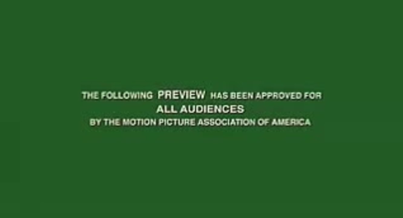 Bajo La Luna (Under The Same Moon) Spanish Trailer