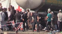 Tensión entre policías e inmigrantes rescatados en Canarias