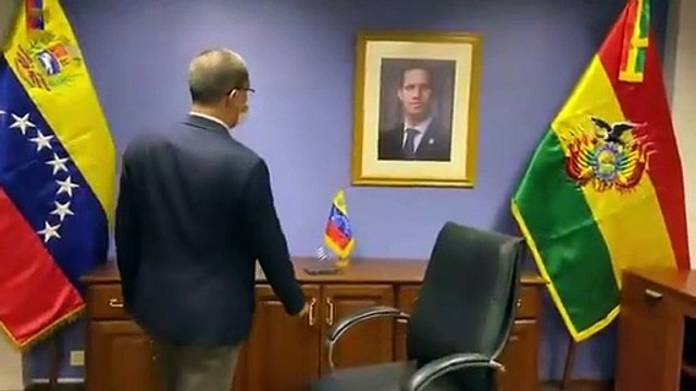 Quitaron cuadro de Guaidó en Cancillería venezolana en Bolivia