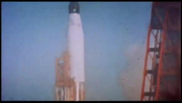 Die erste Fahrt zum Mond