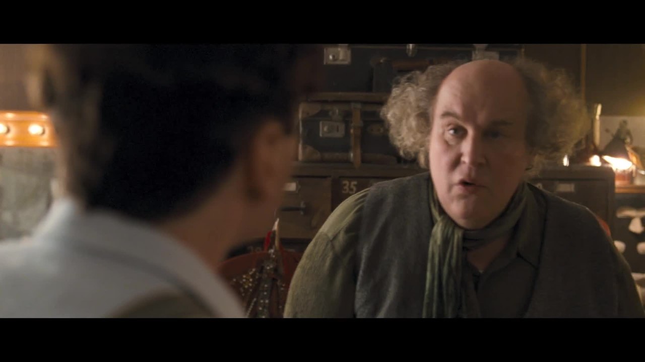 Hotel Lux - Clip 5 Neue Papiere