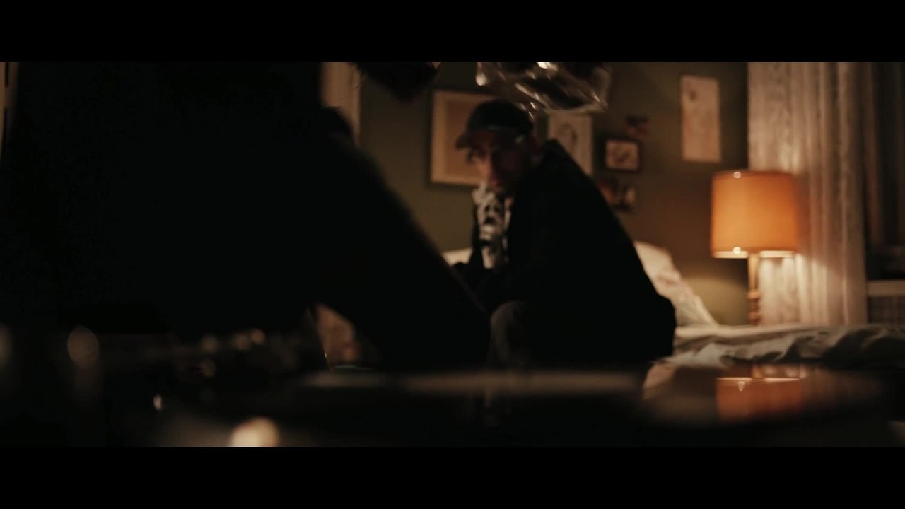 BlutzbrÃ¼daz - Clip 7 Bettszene (Deutsch)