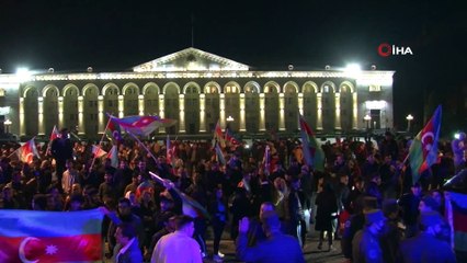 Azerbaycan’da tarihi gecede zafer kutlamaları sabaha kadar devam etti