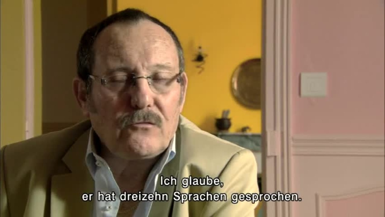 Sergej in der Urne - Clip 3 Das Sprachgenie (Deutsch)