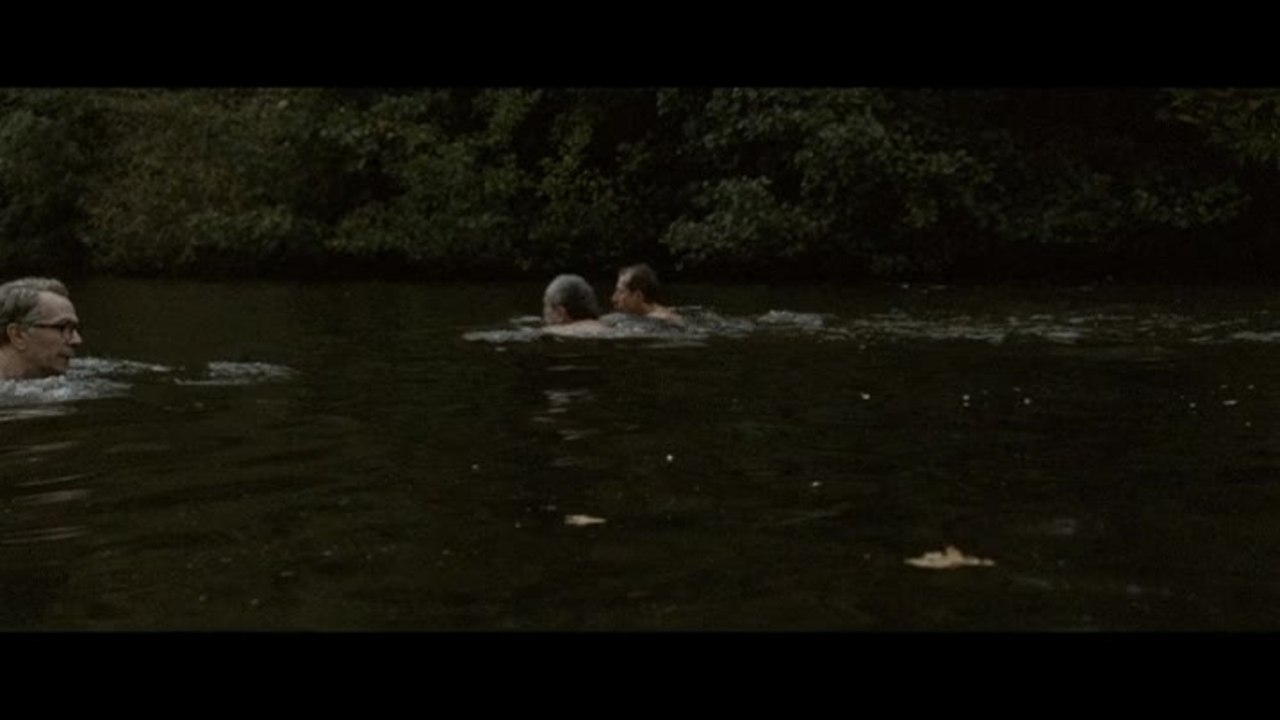 Dame KÃ¶nig As Spion - Clip 10 Smiley schwimmt (Deutsch)