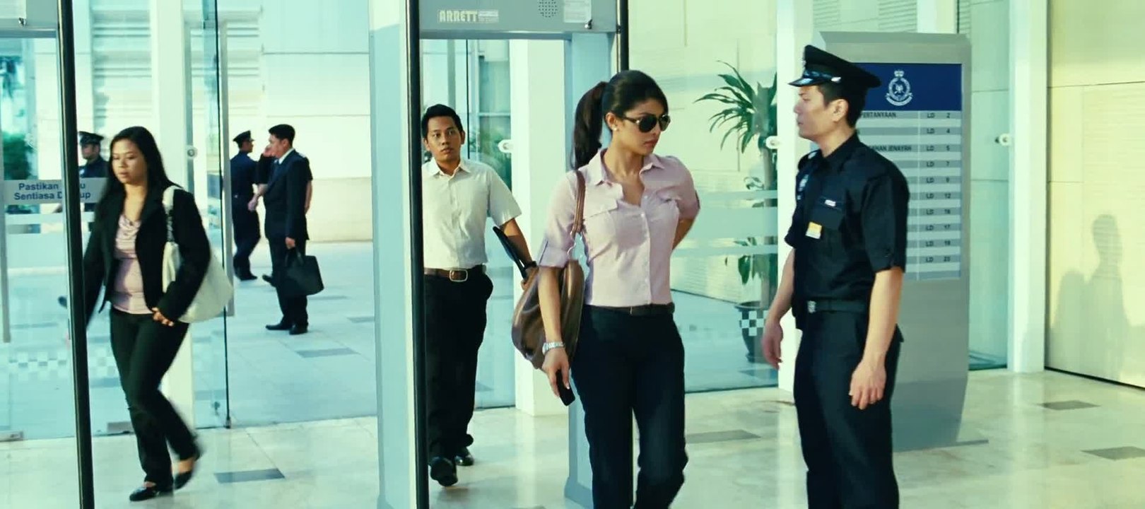 Don 2 - Clip 4 Der Berlin Auftrag (Deutsch) HD