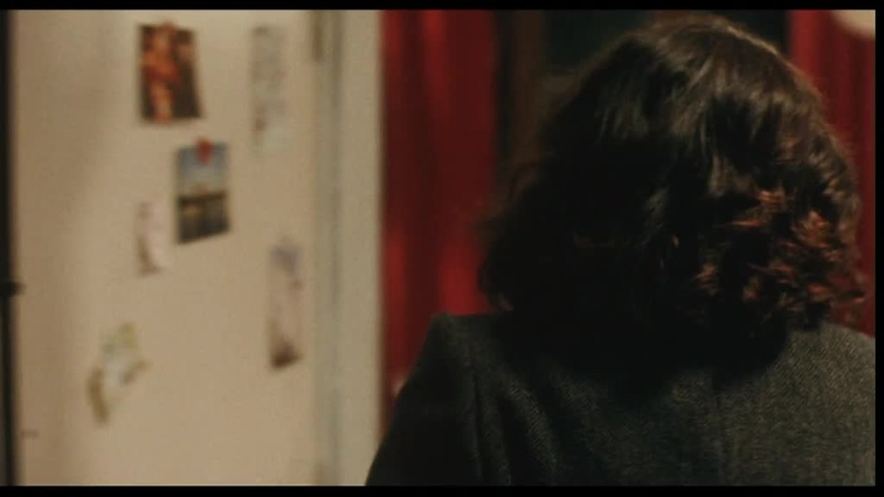 Nathalie KÃ¼sst - Clip 12 Geschenk (Deutsch)