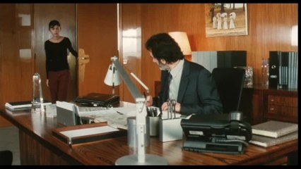 Nathalie KÃ¼sst - Clip 2 Wieder arbeiten (Deutsch)