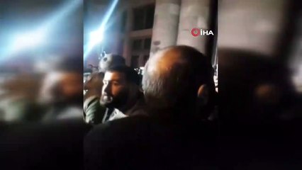 Dağlık Karabağ’da kaybeden Ermenistan’da hükümet binası basıldı