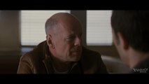 Looper - Clip Diner Face Off (English) HD