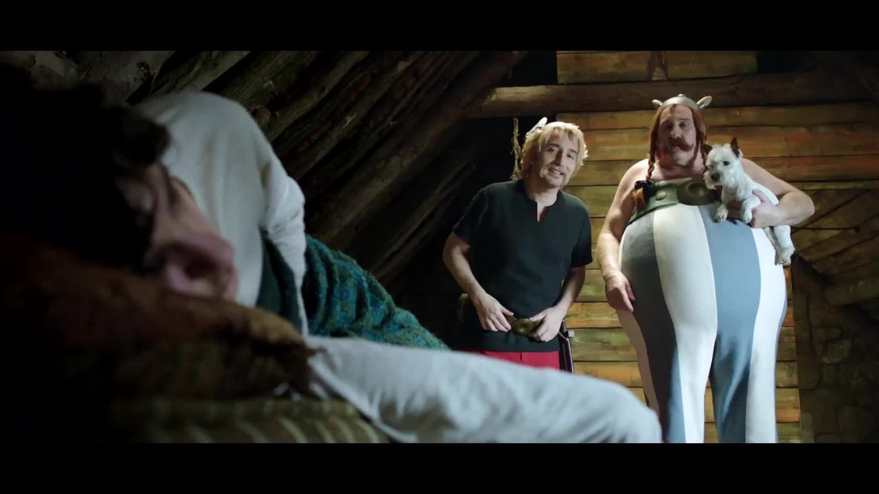 Asterix und Obelix - Im Auftrag ihrer MajestÃ¤t - Clip 1 Unsanftes Erwachen (Deutsch) HD