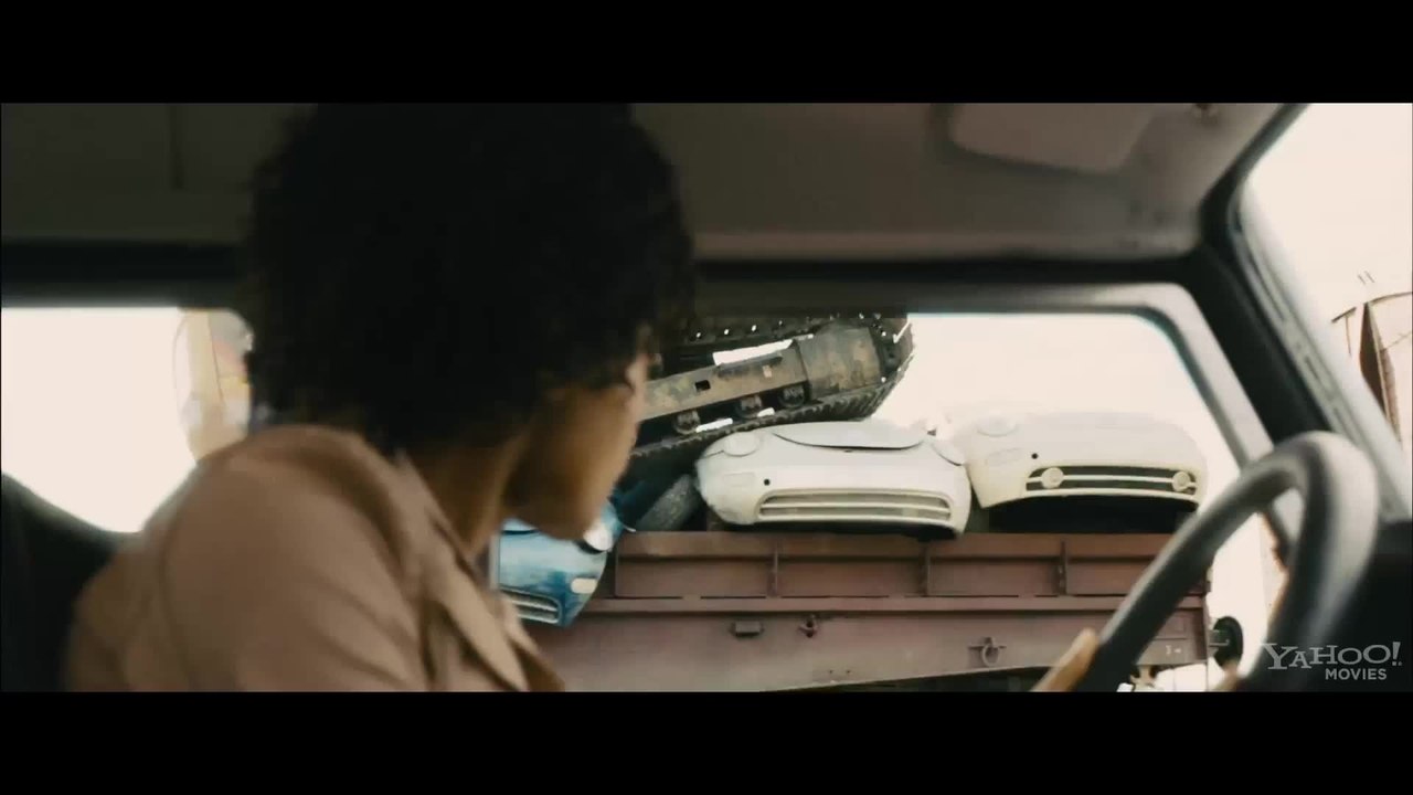 James Bond 007 - Skyfall - Clip Train (English) HD