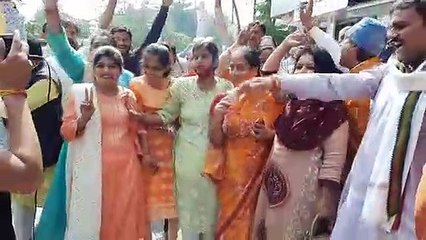 सांवेर सीट पर नतीजे आने से पहले इंदौर बीजेपी कार्यालय में जश्न शुरू