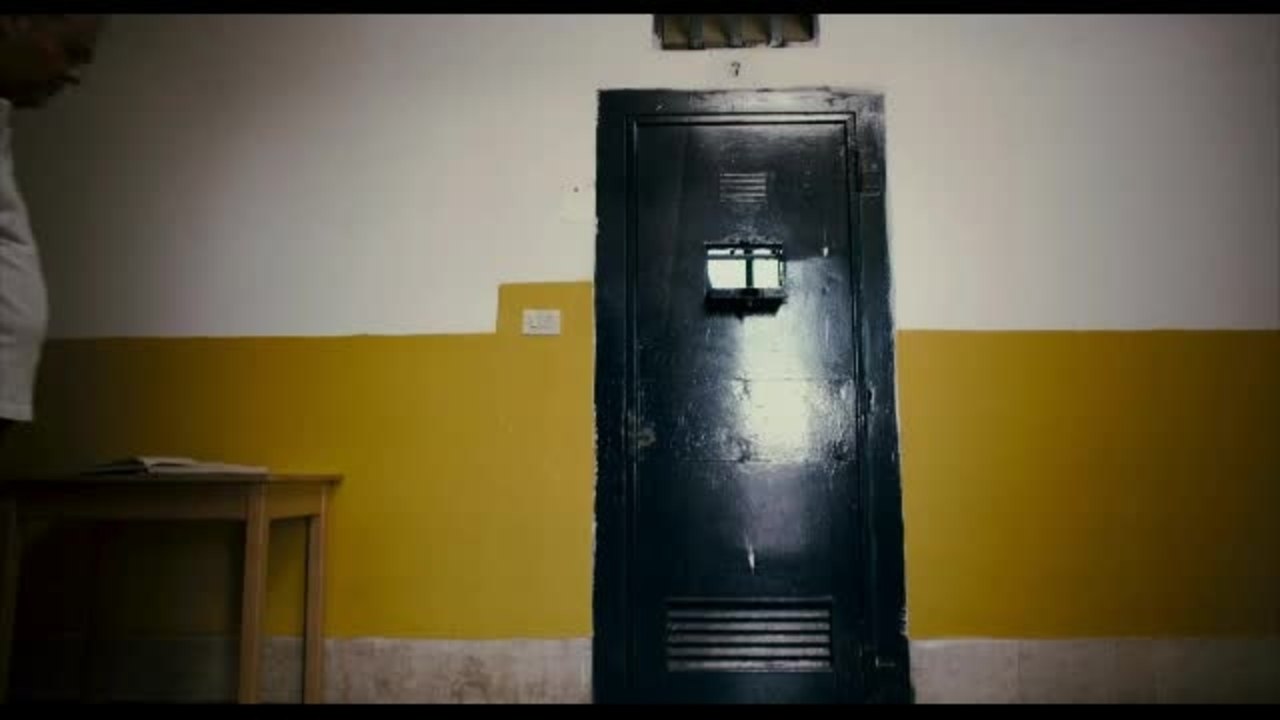 CÃ¤sar muss sterben - Clip 7 Die Darstelelr werden wieder eingesperrt (Deutsch)