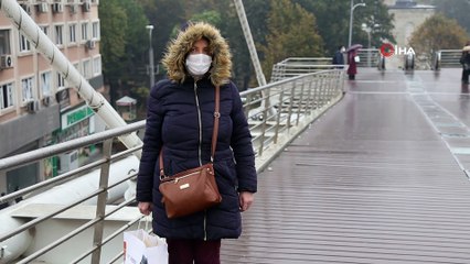 - Yağmur altında Ata’ya saygı