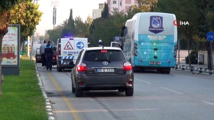 Araçlarından inip Ata’yı andılar