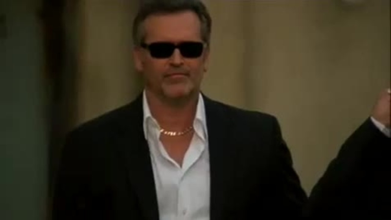 Burn Notice - S02 Clip (English)