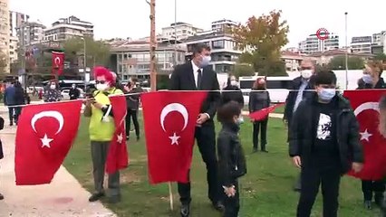 “Atatürk'e saygı zinciri” oluşturuldu