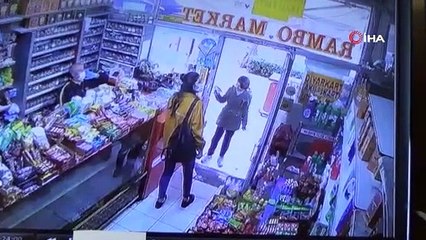 Utanmazlığın böylesi... Hiçbir şey yapmamış gibi küçük kıza tükürdüğü anı izledi