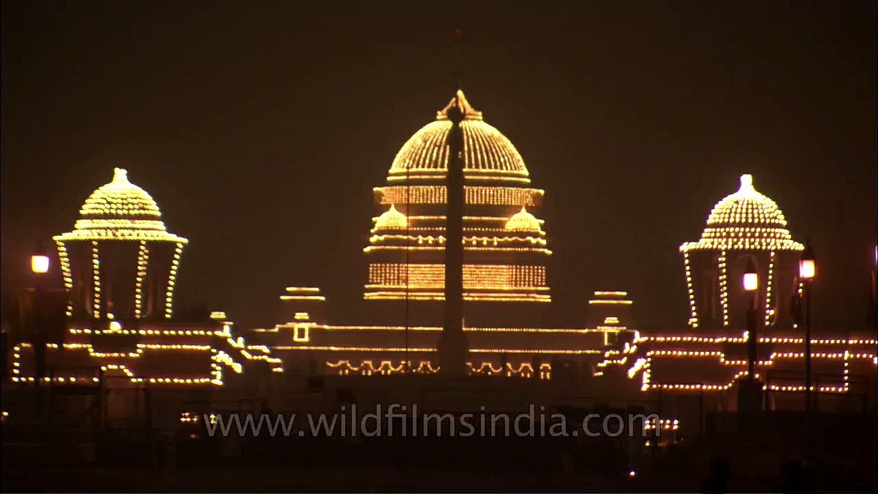 Rashtrapati-Bhawan-adorned-with-Diwali-lights!