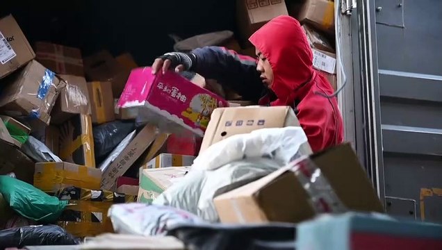 Chine: branle-bas pour les livreurs avant la Fête des célibataires