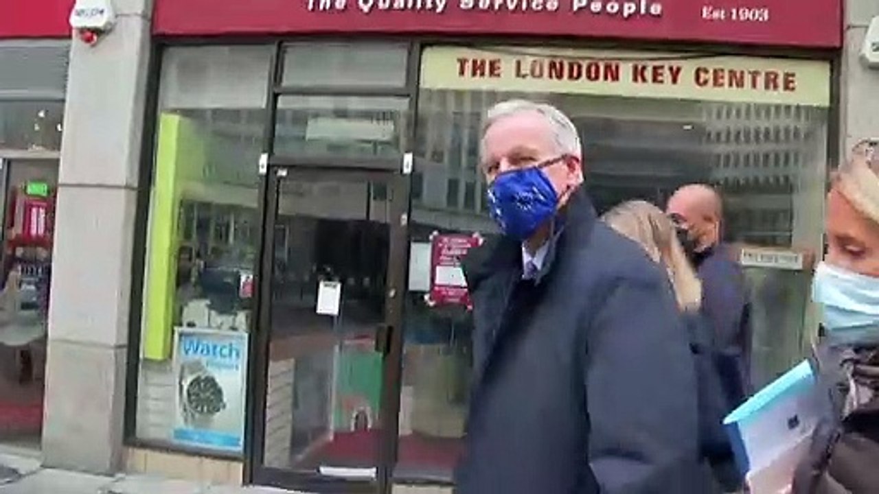 Michel Barnier arrives for Brexit talks