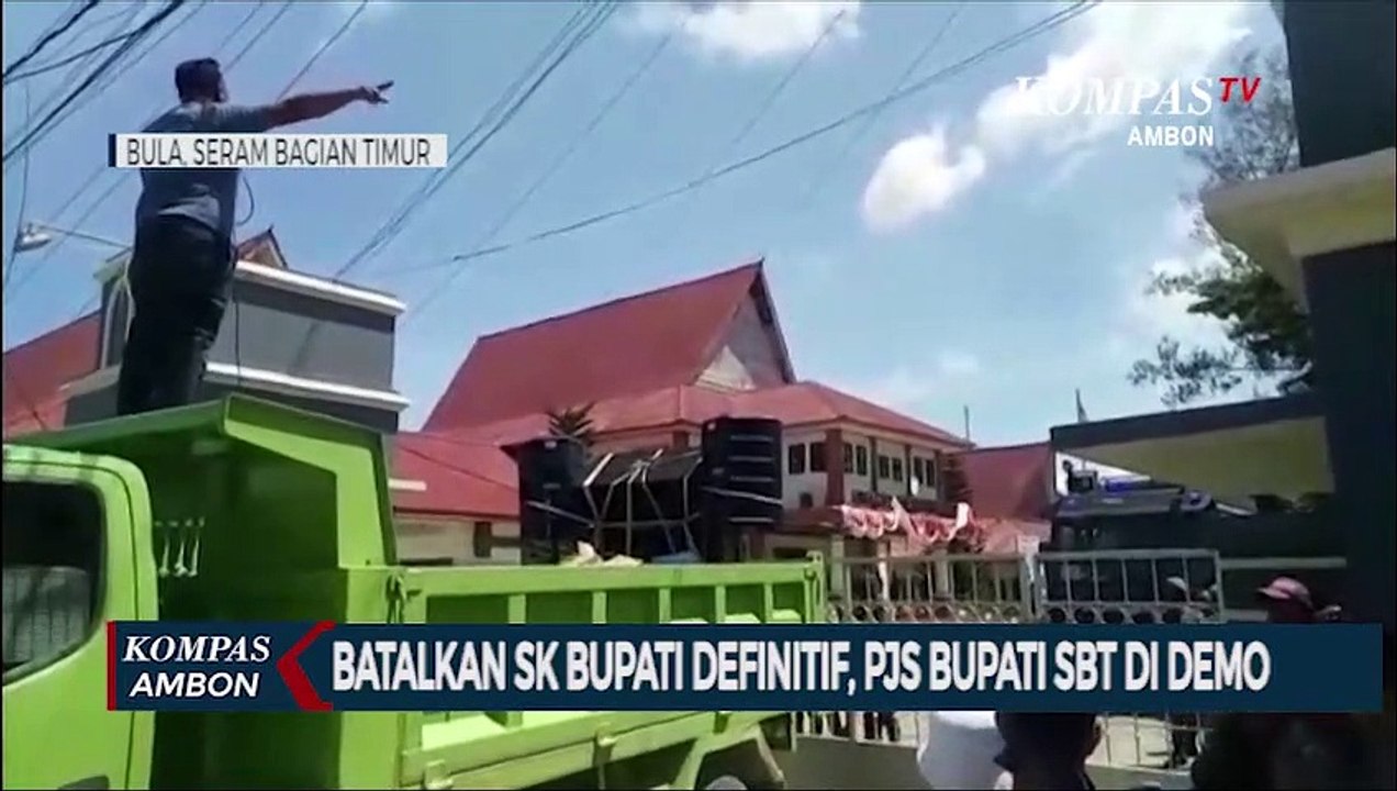 Batalkan SK Bupati Definitif, Pjs Bupati SBT Di Demo