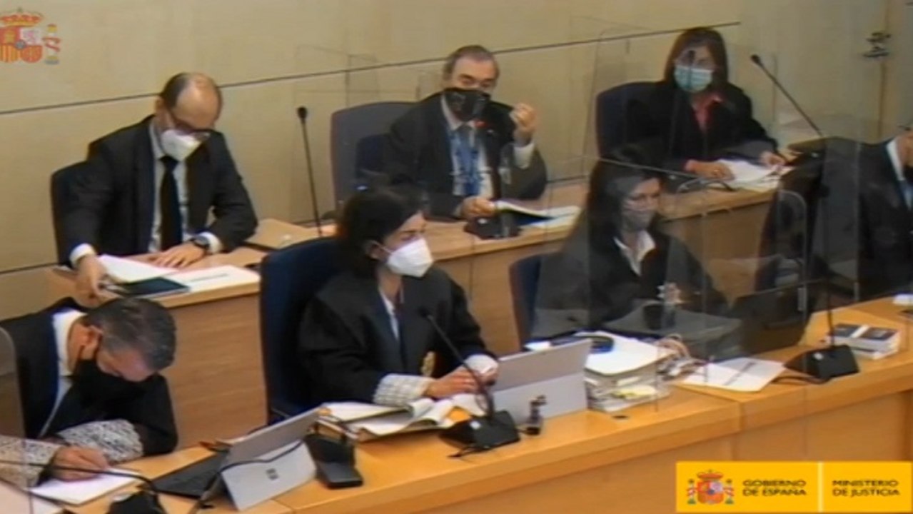 Abogado de Oukabir renunciará si tribunal le sienta detrás de Fiscalía