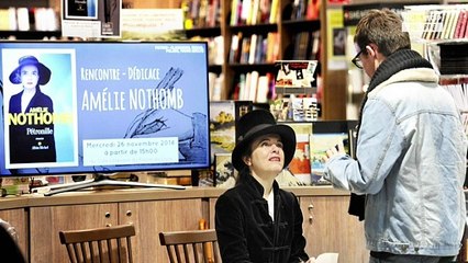 Amélie Nothomb : son coup de gueule contre la fermeture des librairies