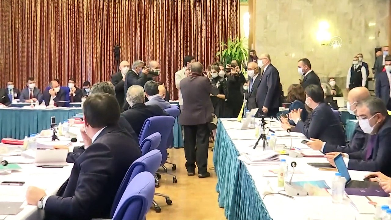 Hazine ve Maliye Bakanı Elvan, Plan Bütçe Komisyonu'na veda etti  - TBMM
