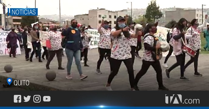 Maestras parvularias protestan por el pago de sus sueldos