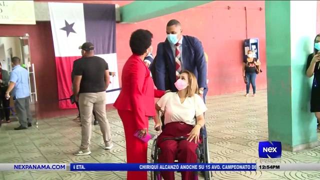 Grupos a favor de la mujer protestaron en contra de otorgar beneficios a hombre acusado de femicidio - Nex Noticias