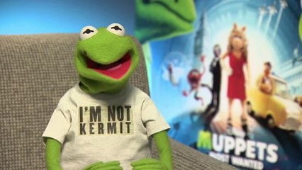 Muppets Most Wanted - Constantine's reaction to Muppets perfume (English) HD