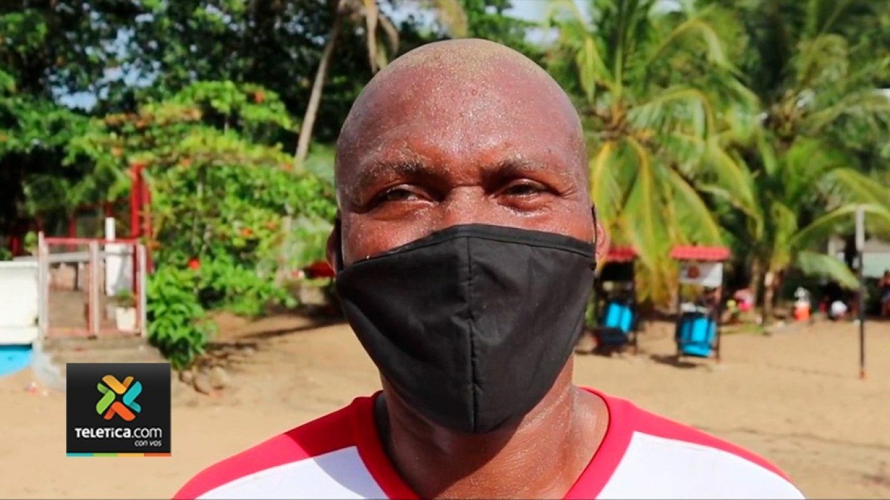 td7-a-los-46-años-ricardo-harris-preseleccionado-de-sele-futbol-playa-101120
