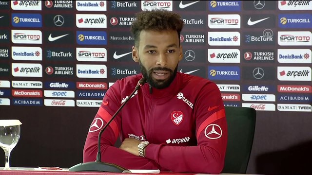 Şenol Güneş ve Milli Futbolcu Nazım Sangare, basın mensuplarının sorularını yanıtladı (1) - İSTANBUL