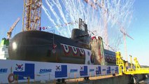 해군 두번째 3천톤급 잠수함 '안무함' 진수식 / YTN