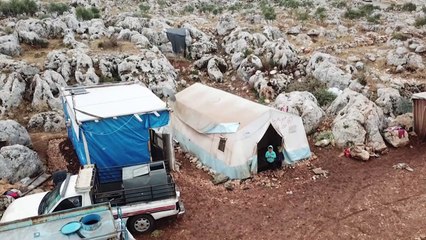 نازحون يسكنون موقعاً أثرياً بدل المخيمات المكتظة في شمال غرب سوريا