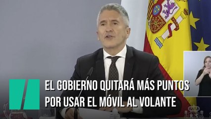 El Gobierno quitará más puntos por el uso del móvil o por no utilizar el cinturón al volante