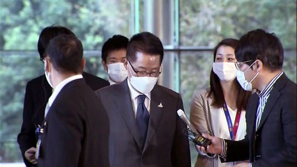박지원 국정원장, 스가 총리 만나..."한일 관계 정상화 의지 전달" / YTN