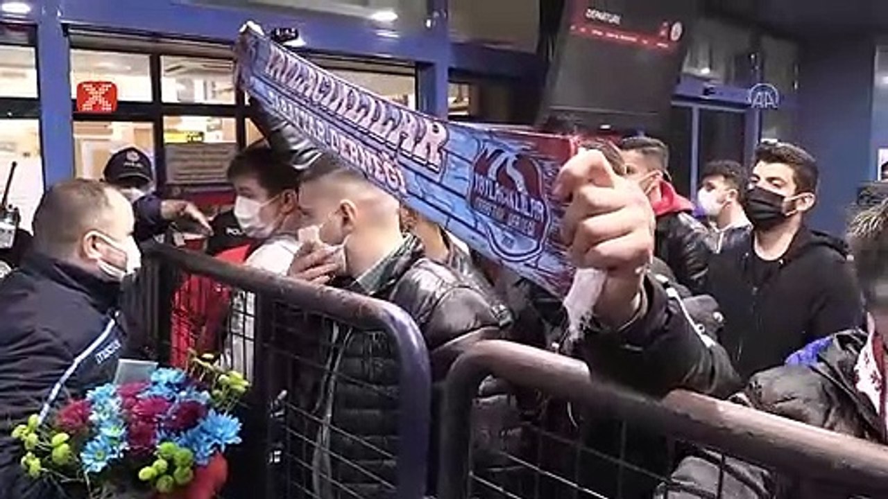 Avcı'ya karşılama: "Şampiyon yap bizi, cehennemde yak bizi"