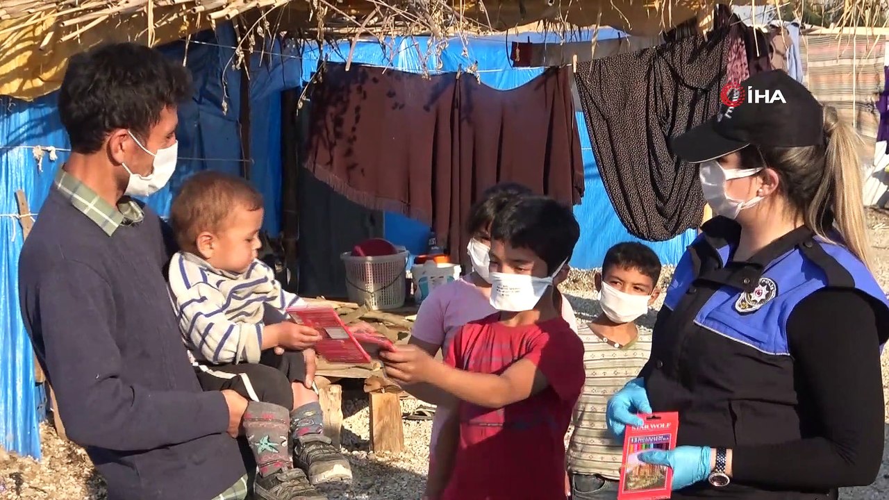 Polisten çadırda yaşayanlara baza ve yatak yardımı
