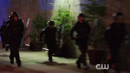 Arrow - S03 E01 Trailer (English) HD