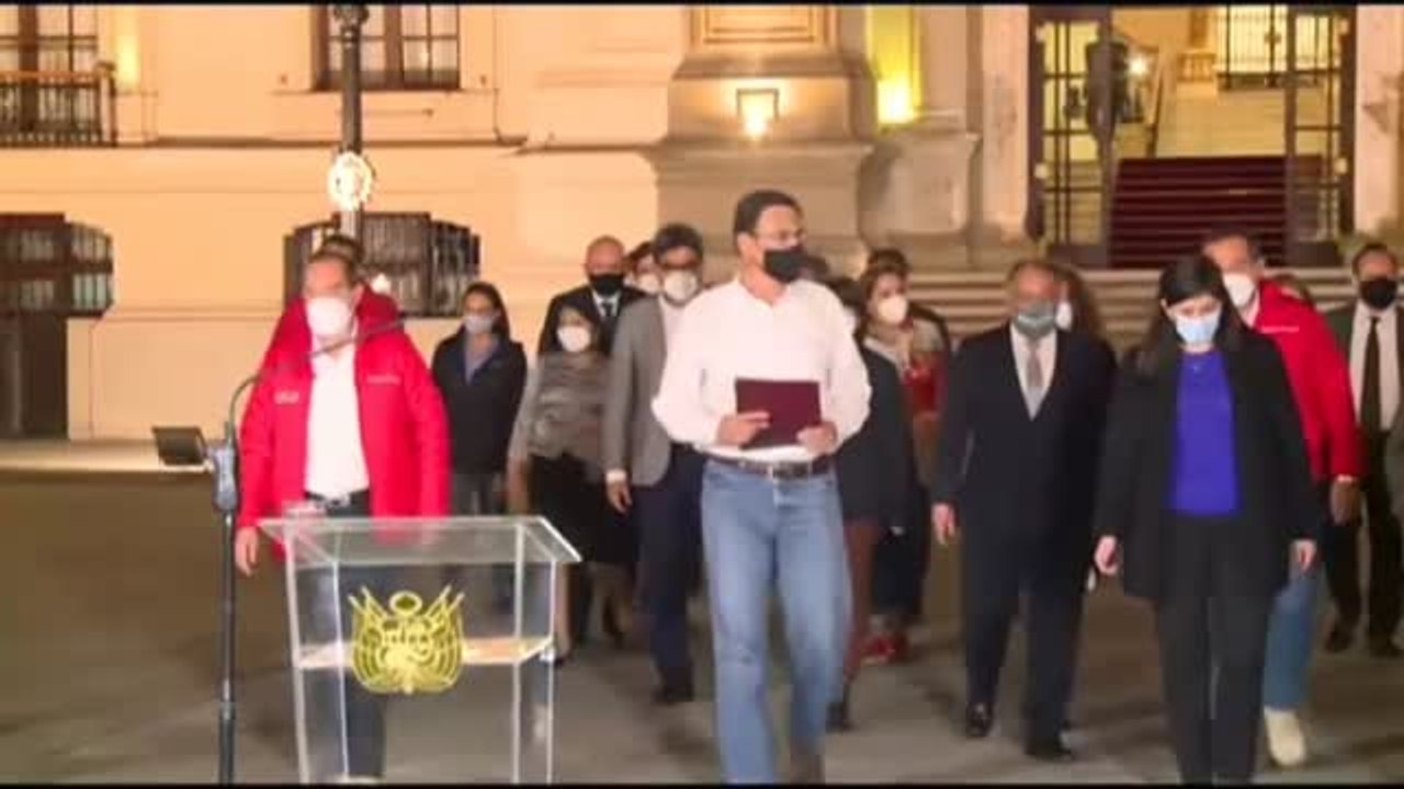 El Congreso de Perú destituye a su presidente Martín Vizcarra