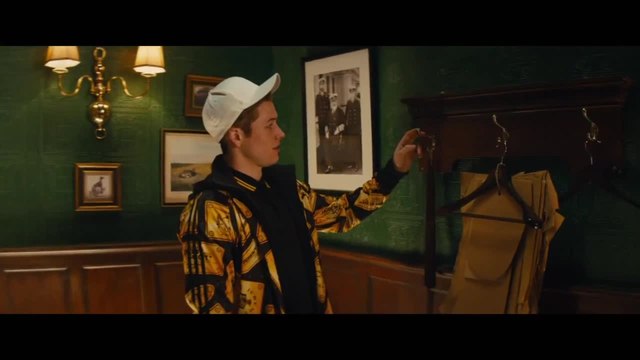 Kingsman - Clip Weapons and Gadgets (English) HD